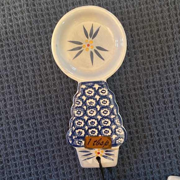 Temp-tations Old World Measuring Spoons - Picture 4 of 13